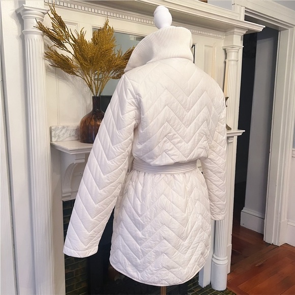 ATHLETA Mendocino Quilted Belted Light Puffer Coat Color Magnolia White Size XS - Picture 9 of 16